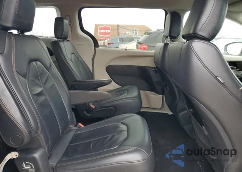 2017 Chrysler Pacifica Touring L z USA, uszkodzony, nr VIN 2C4RC1BG9HR795291